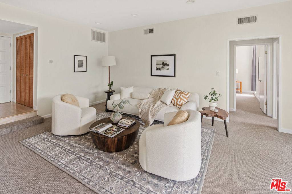 Sherman Oaks, CA 91423,14144 Dickens ST #311