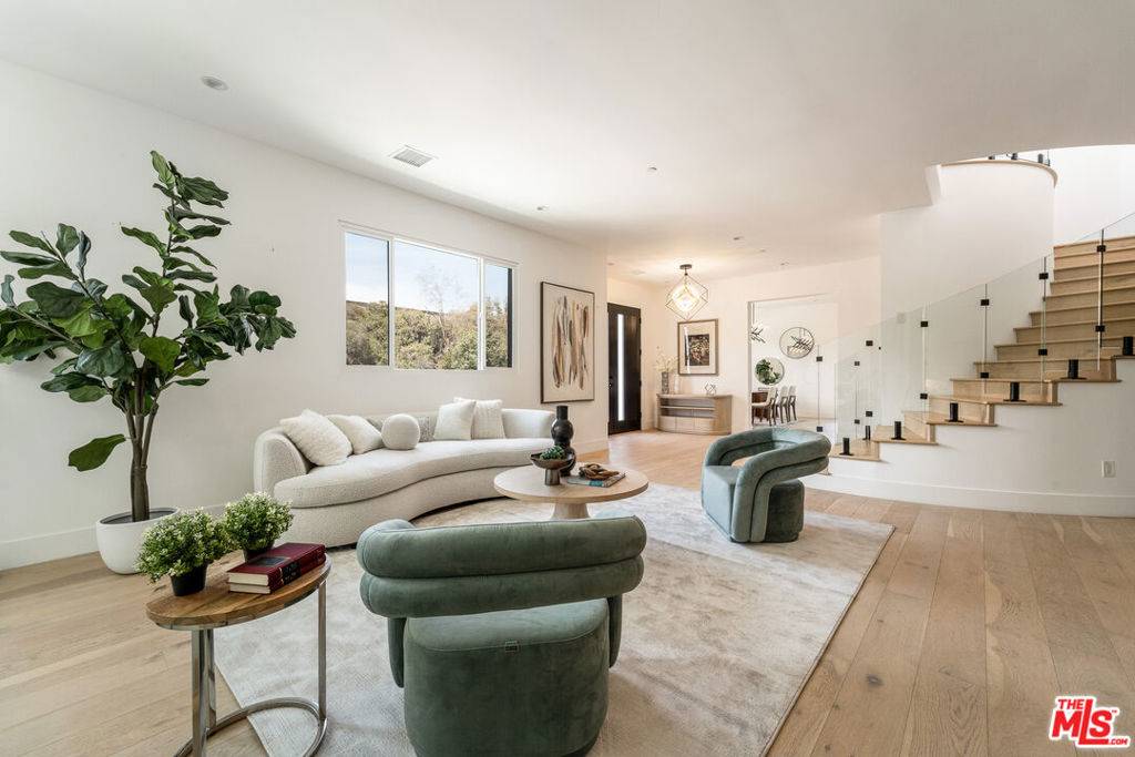 Glendale, CA 91206,350 Mount Carmel Dr