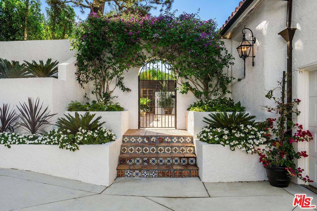 11630 Amanda DR, Studio City, CA 91604