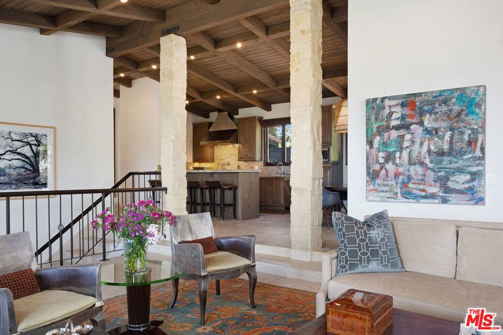 Topanga, CA 90290,20950 Waveview DR