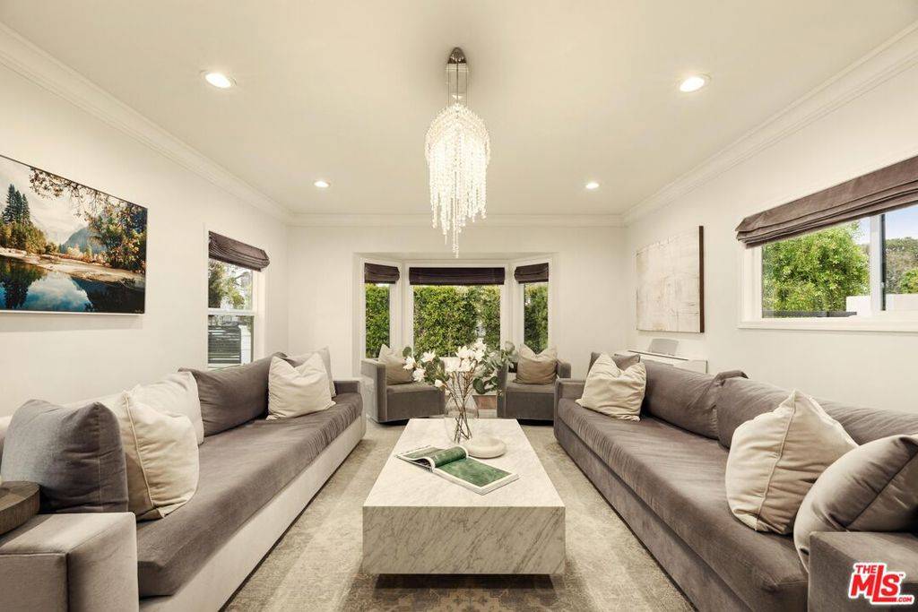 Santa Monica, CA 90402,324 15th ST