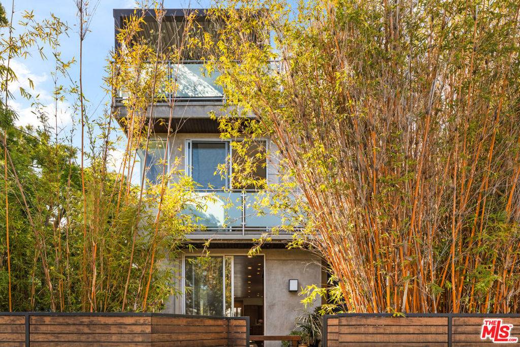 49 Ozone AVE, Venice, CA 90291