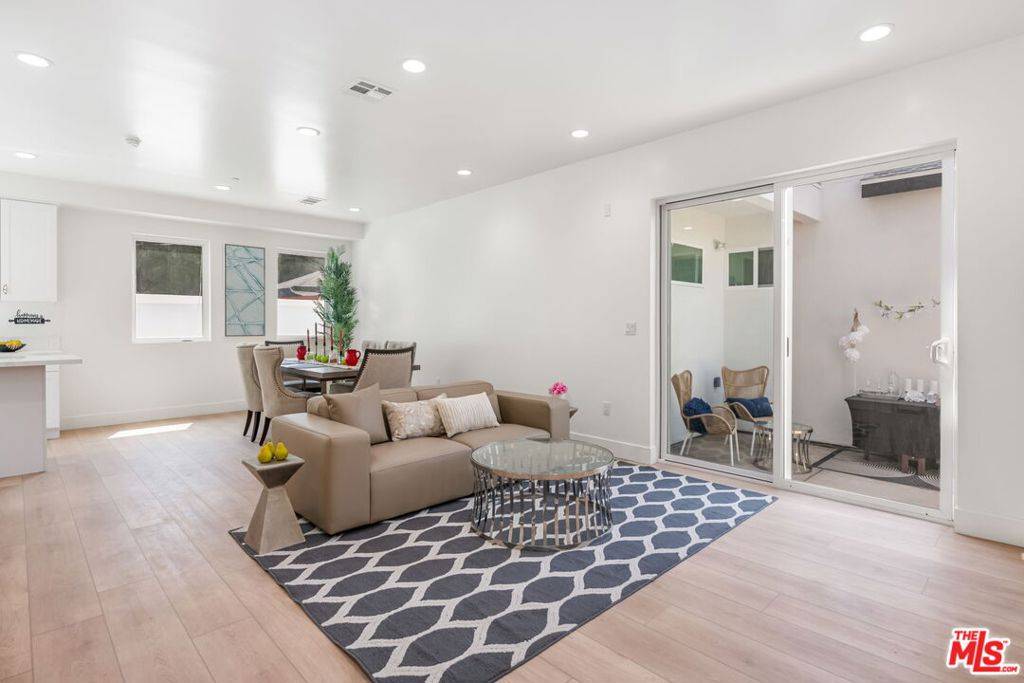 Culver City, CA 90232,3645 Helms AVE