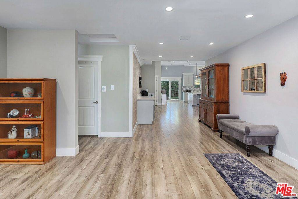 Encino, CA 91316,17640 Rhoda ST