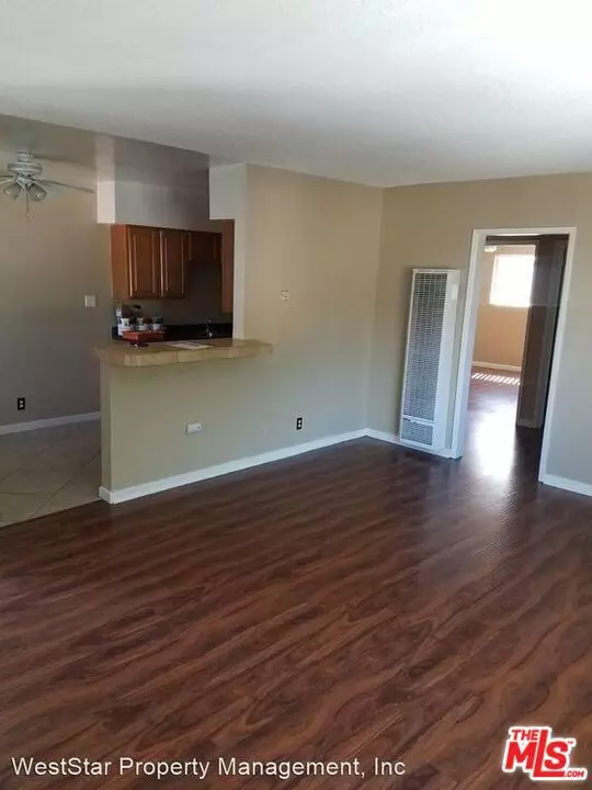 Long Beach, CA 90810,2216 W Wardlow RD
