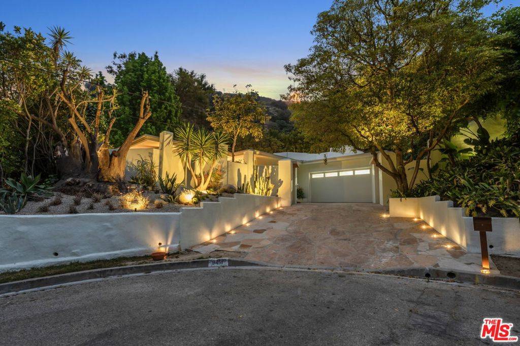 9451 Hidden Valley PL, Beverly Hills, CA 90210