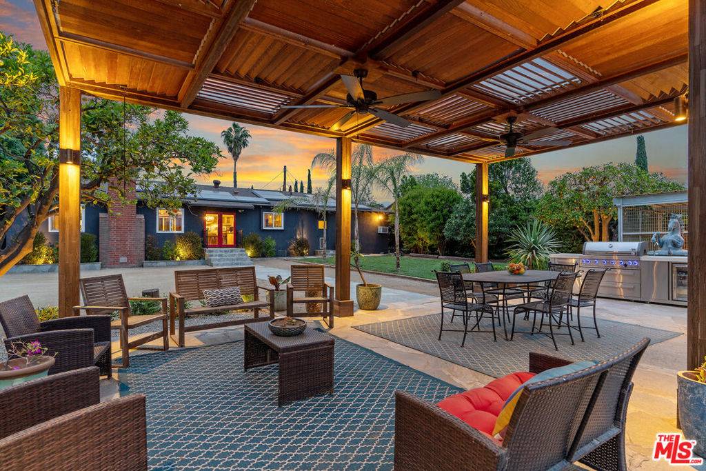 11224 Osborne ST, Lakeview Terrace, CA 91342