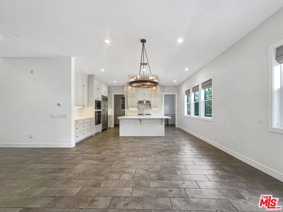 Santa Clarita, CA 91350,19033 Graham LN