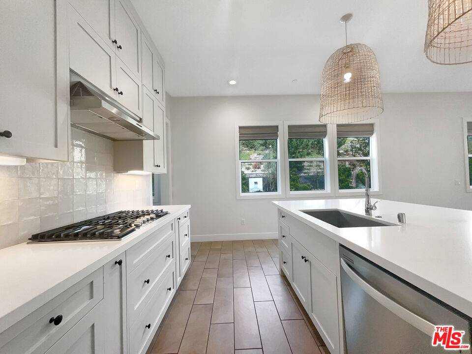 Santa Clarita, CA 91350,19033 Graham LN