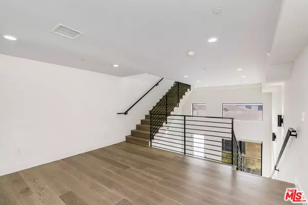 Los Angeles, CA 90026,321 N Bixel ST #5