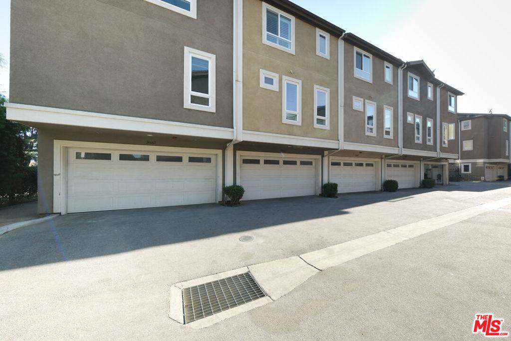 Van Nuys, CA 91405,14661 Sherman WAY