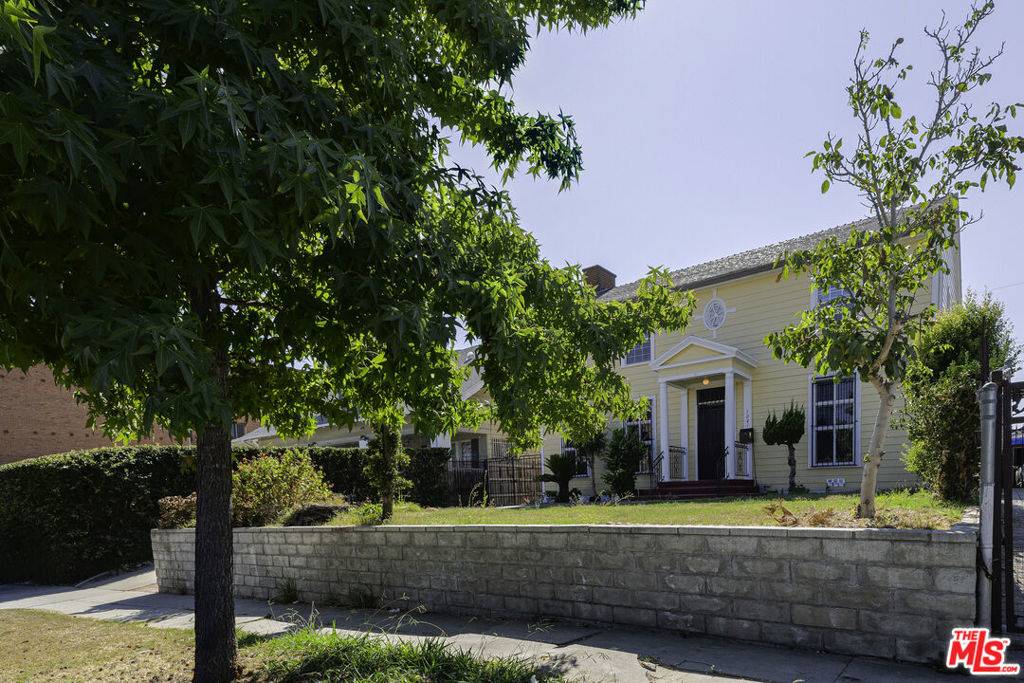 1041 S Manhattan PL, Los Angeles, CA 90019