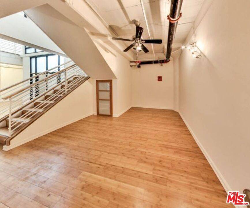 Los Angeles, CA 90015,330 W 11th ST #107