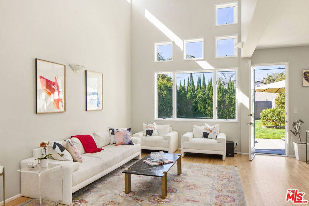 Los Angeles, CA 90064,2313 Amherst AVE