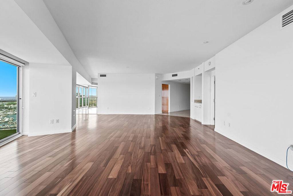Marina Del Rey, CA 90292,13600 MARINA POINTE DR #1709