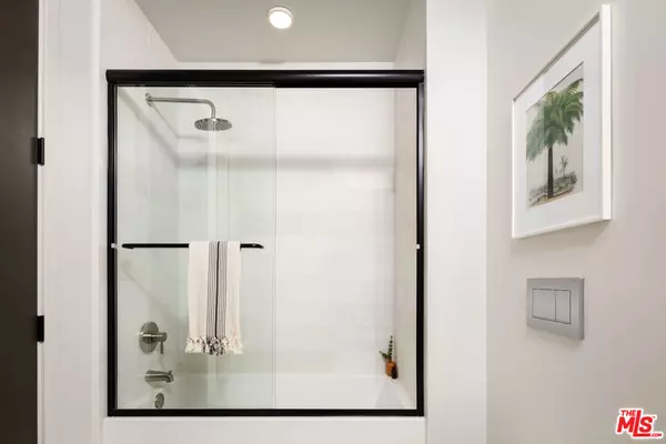 Culver City, CA 90232,3833 Dunn #PH3