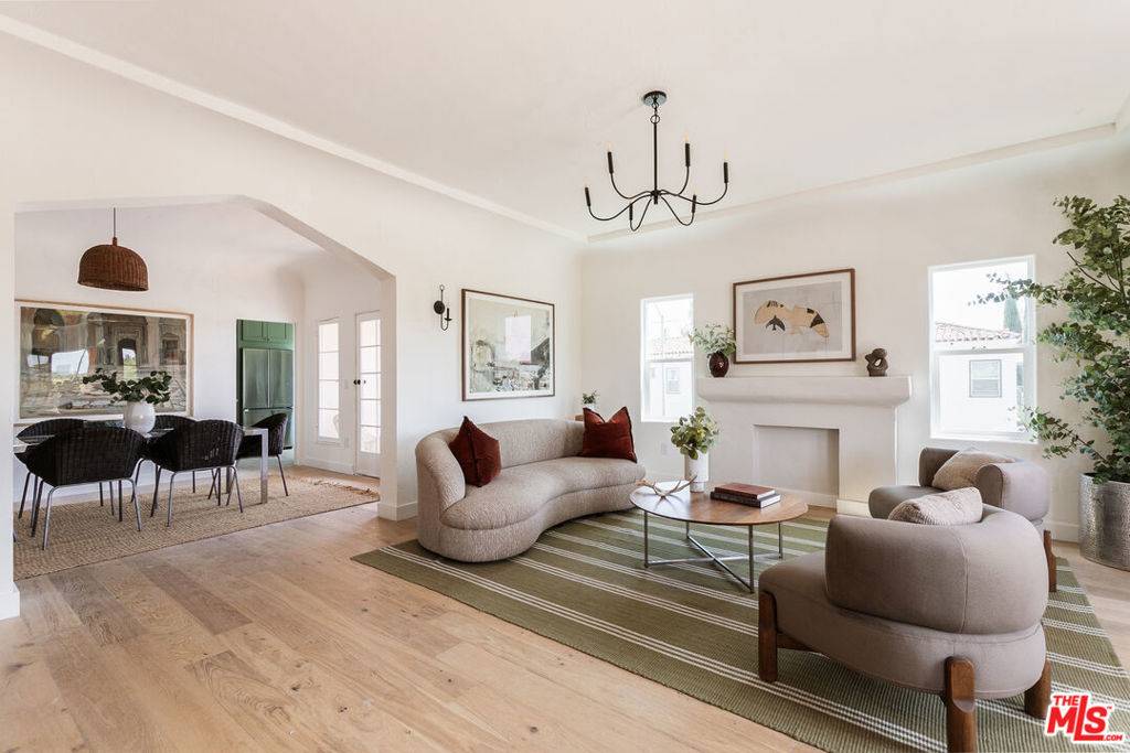 1574 S Hayworth AVE, Los Angeles, CA 90035