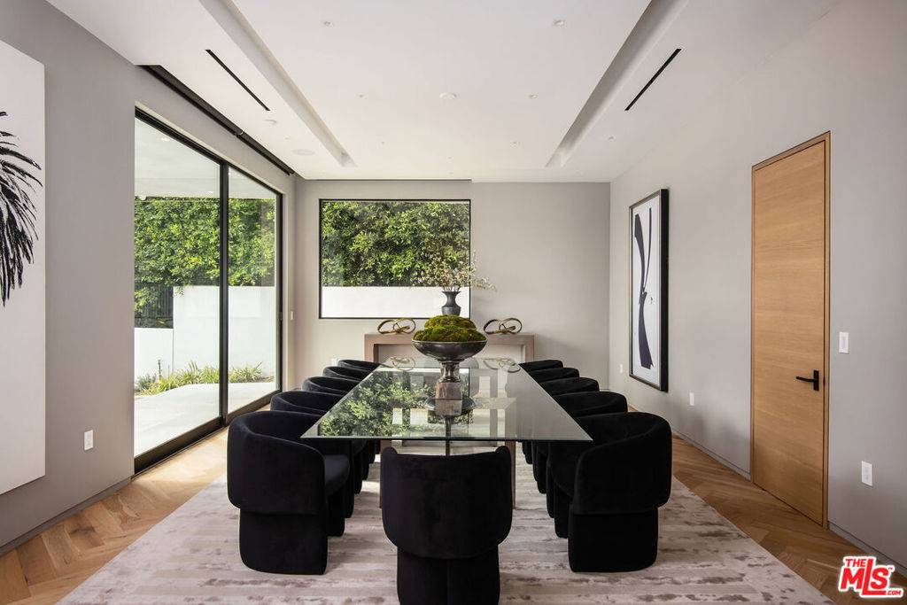 Beverly Hills, CA 90210,1729 Angelo DR