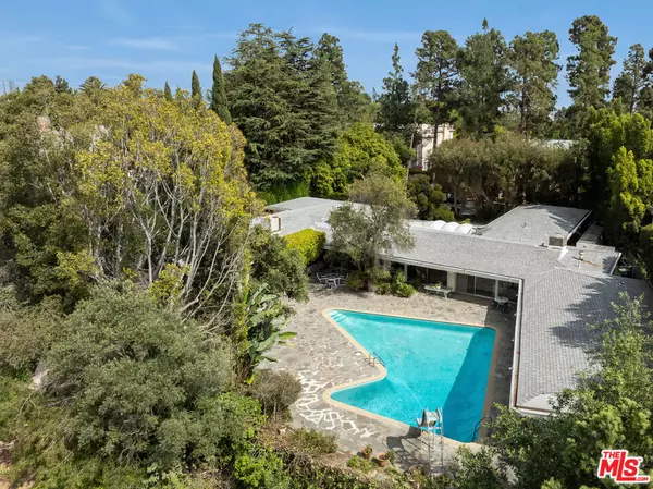 Beverly Hills, CA 90210,1018 N Crescent DR