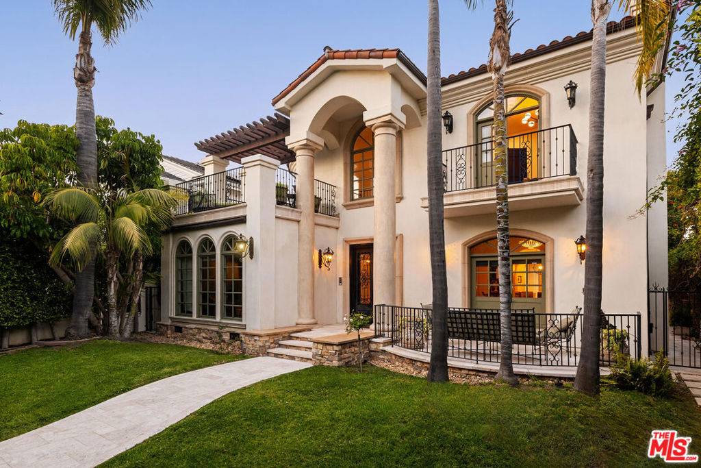 327 22nd ST, Santa Monica, CA 90402