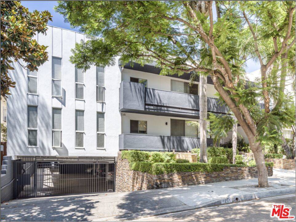West Hollywood, CA 90046,1261 N Laurel AVE #8