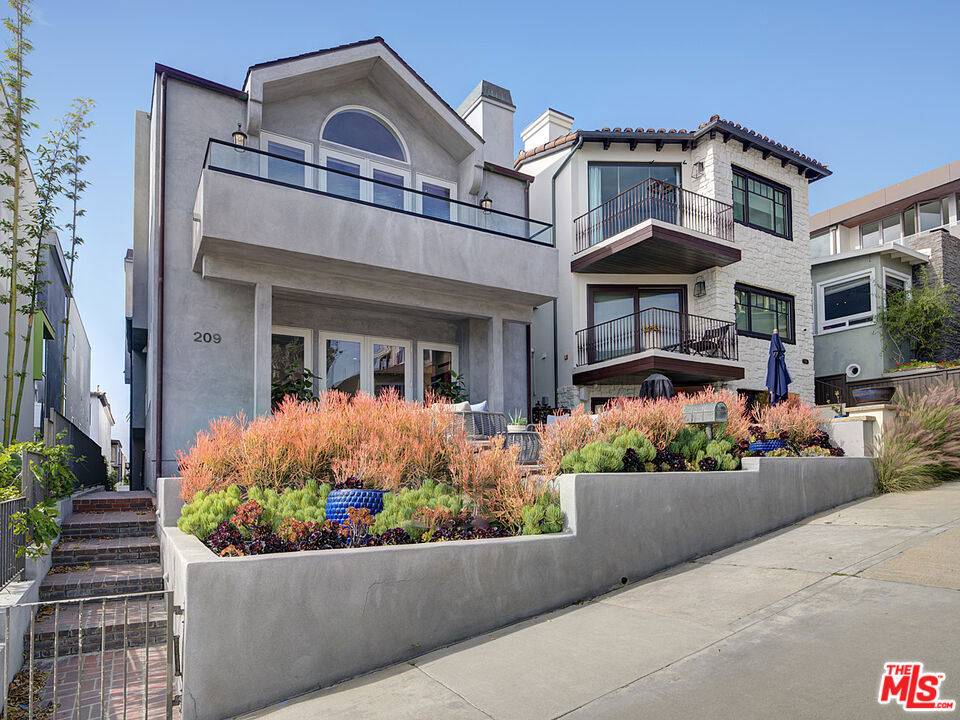 Manhattan Beach, CA 90266,209 19th ST