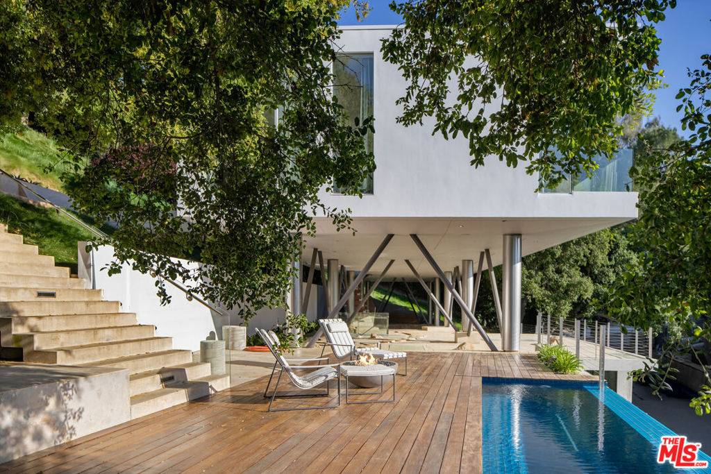 Beverly Hills, CA 90210,9727 Oak Pass RD