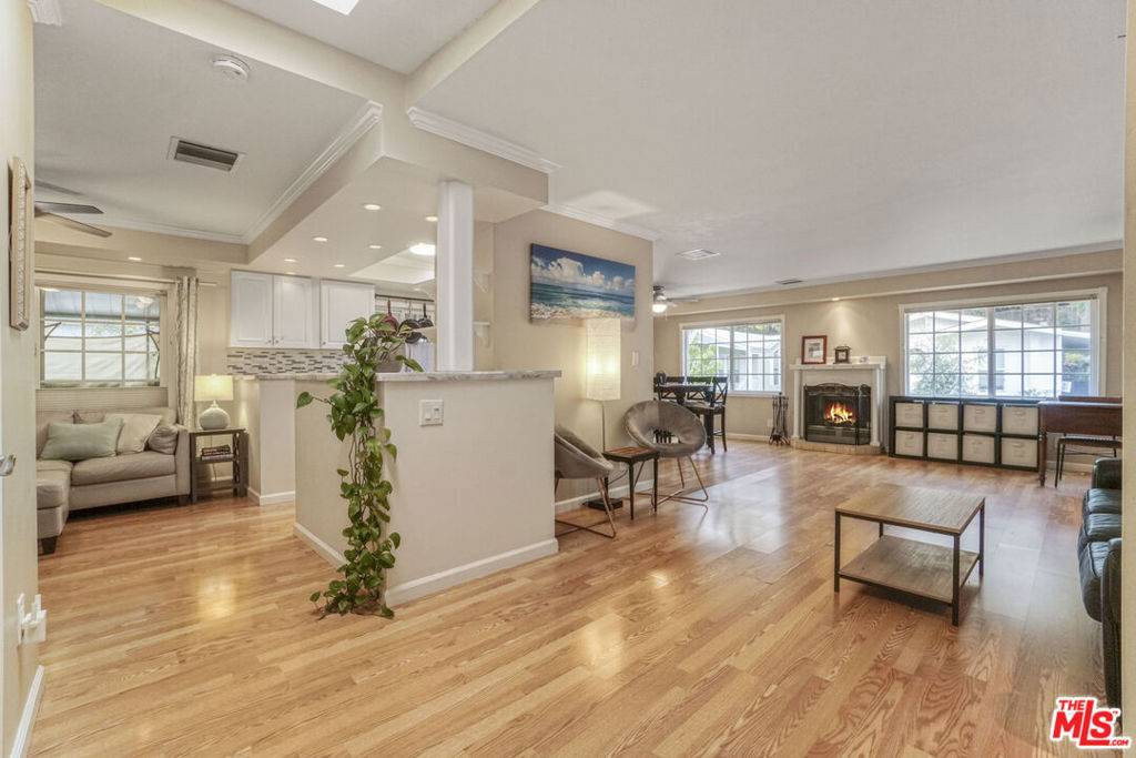 4201 Topanga Canyon Blvd. #90, Woodland Hills, CA 91364