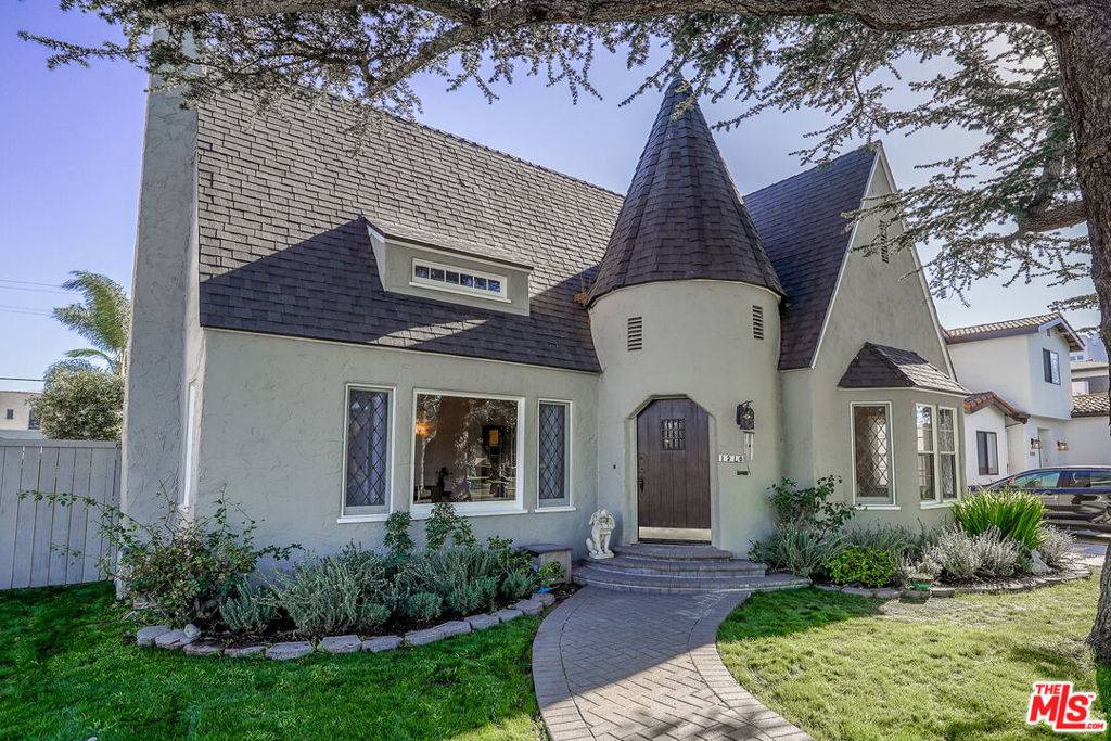 1218 S Point View ST, Los Angeles, CA 90035