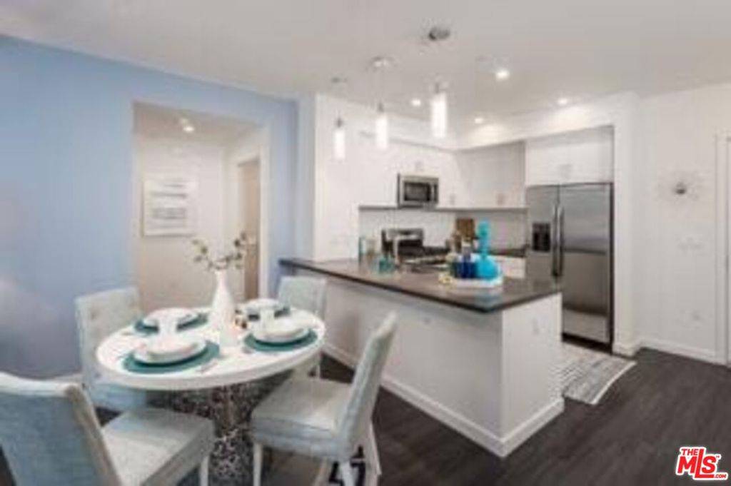 West Hollywood, CA 90046,7141 Santa Monica BLVD #611