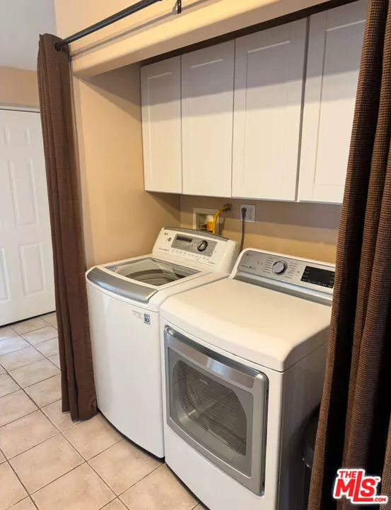Studio City, CA 91604,12340 Moorpark ST