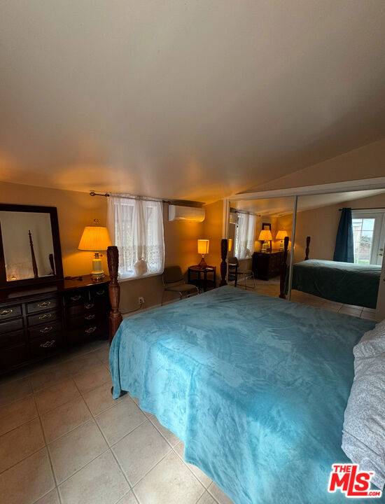 Studio City, CA 91604,12340 Moorpark ST