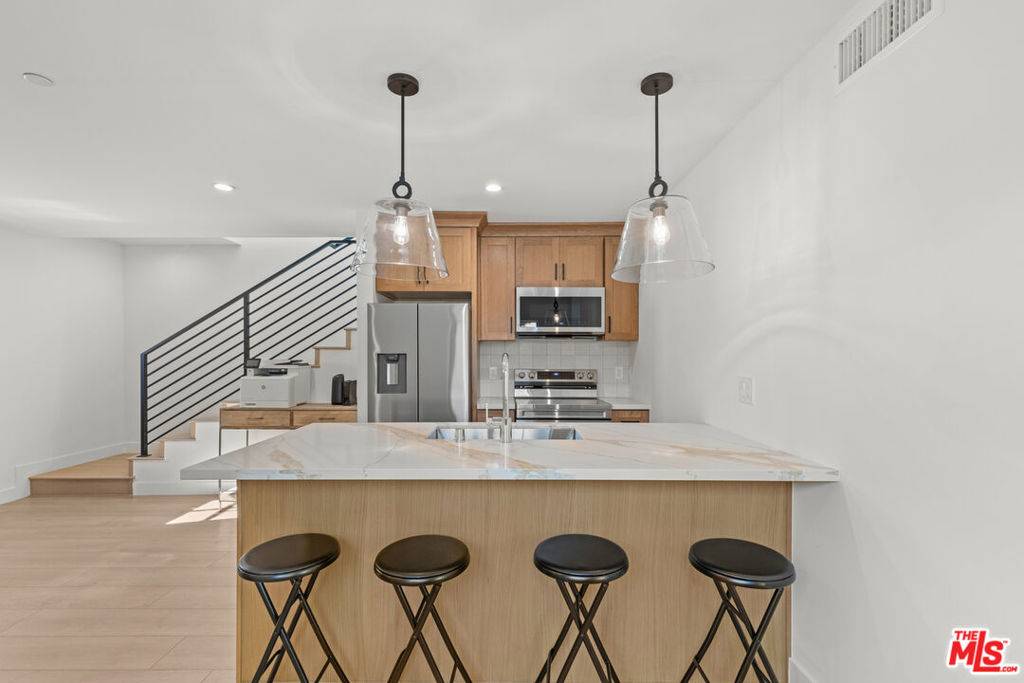 Granada Hills, CA 91344,17156 Rinaldi