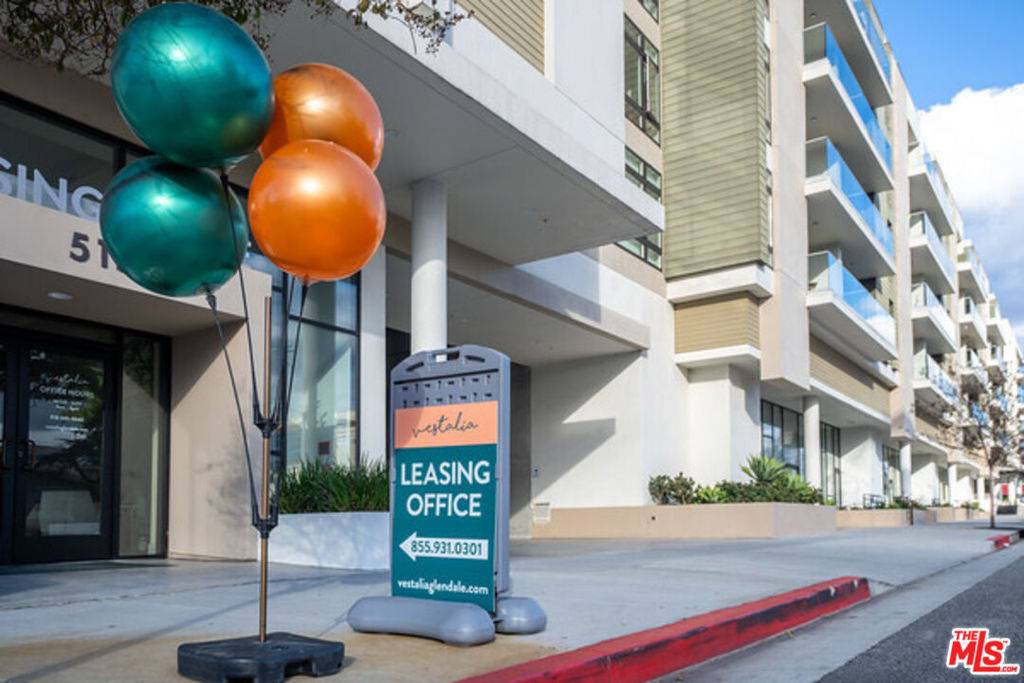 Glendale, CA 91204,515 W Broadway #106