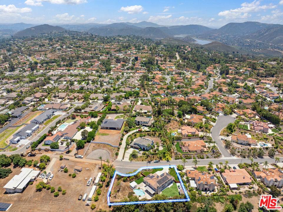 Escondido, CA 92029,1732 Gamble LN