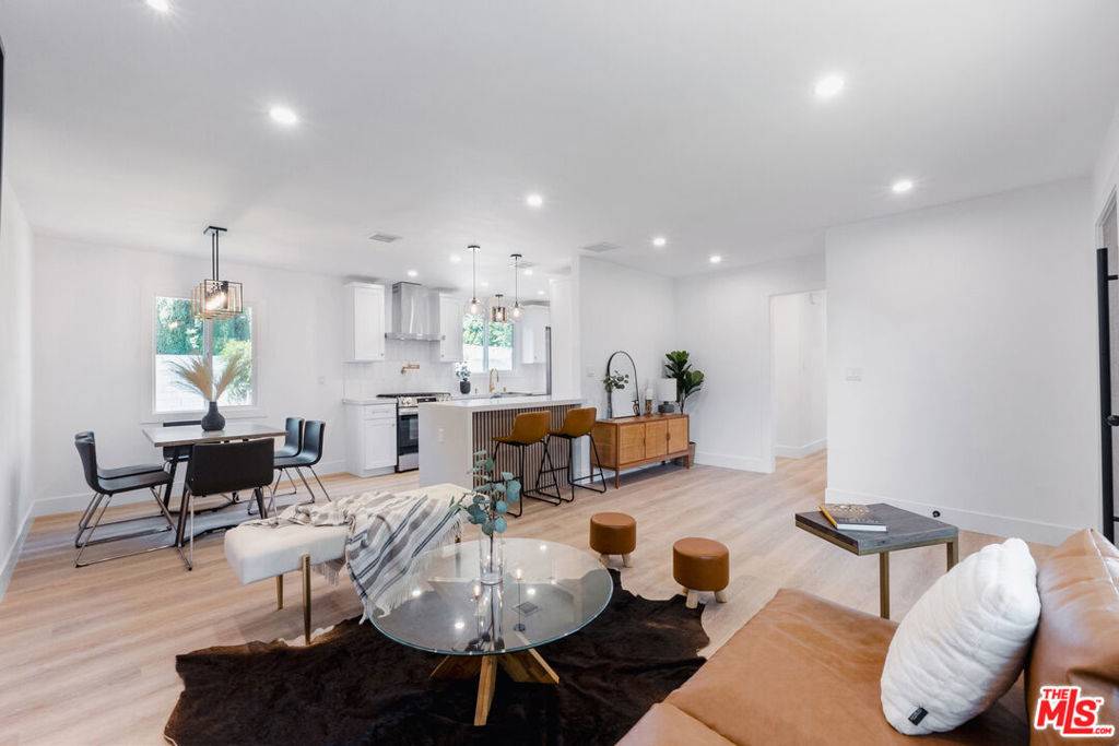 Simi Valley, CA 93065,2317 Sycamore DR