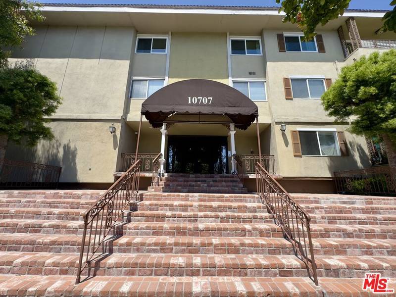 10707 Camarillo ST #206, North Hollywood, CA 91602