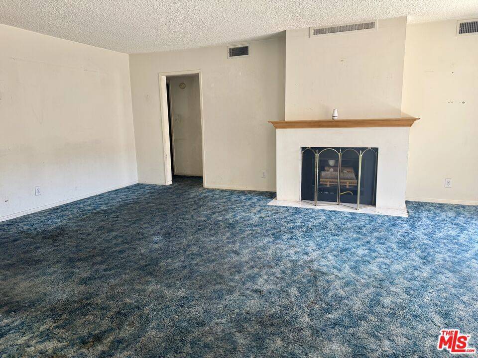 North Hollywood, CA 91602,10707 Camarillo ST #206