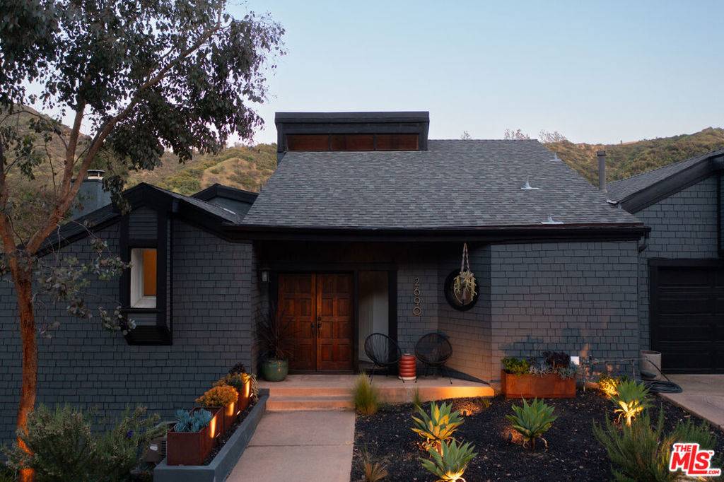 Glendale, CA 91206,2690 Kennington DR