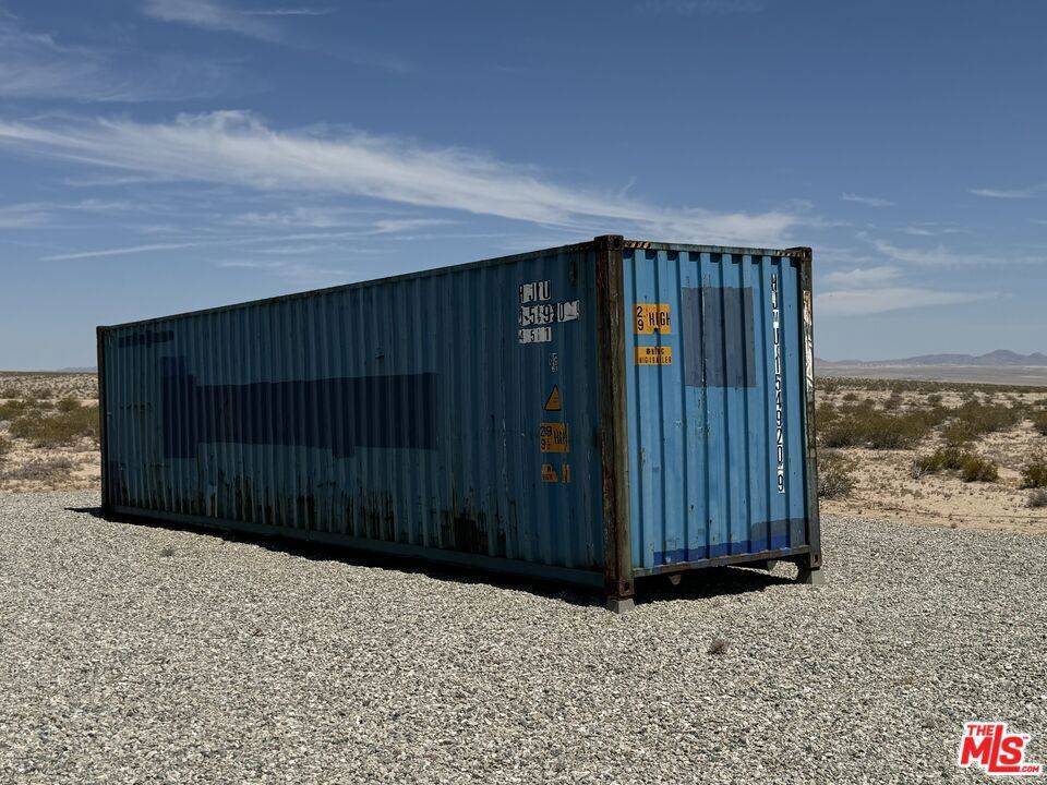 Joshua Tree, CA 92252,66372 Daisy LN