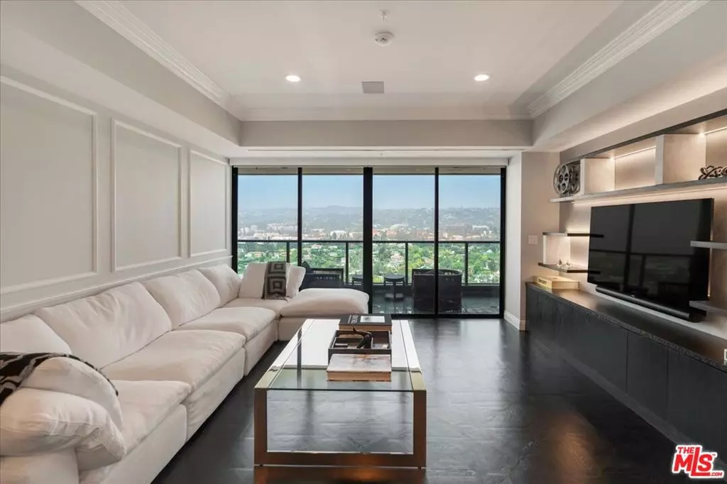 Los Angeles, CA 90024,10490 Wilshire BLVD #2604