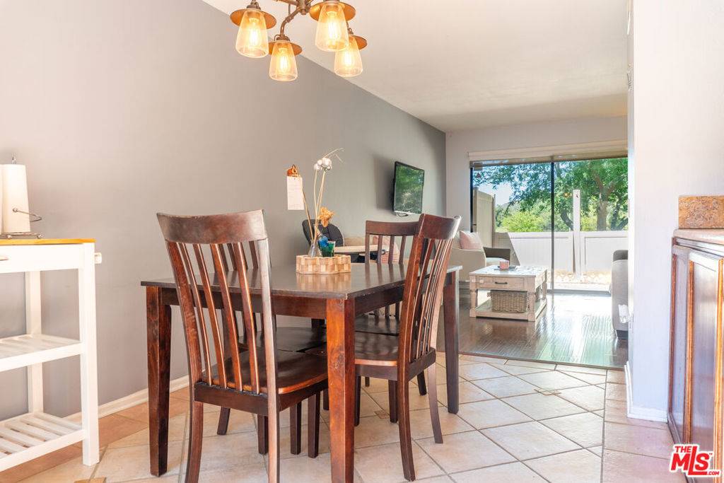 Agoura Hills, CA 91301,28867 Conejo View DR