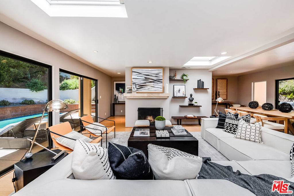 2107 Kress ST, Los Angeles, CA 90046
