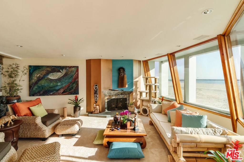 Marina Del Rey, CA 90292,2 Outrigger ST #2