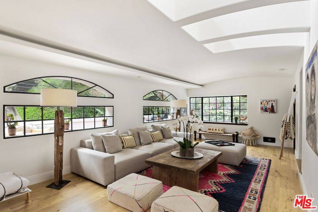 1508 N Beverly Glen BLVD, Los Angeles, CA 90077