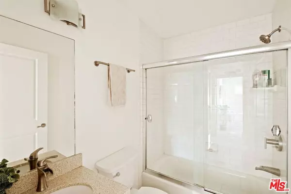 Sherman Oaks, CA 91423,4702 Fulton AVE #204