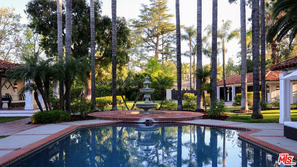 18625 Wells DR, Tarzana, CA 91356
