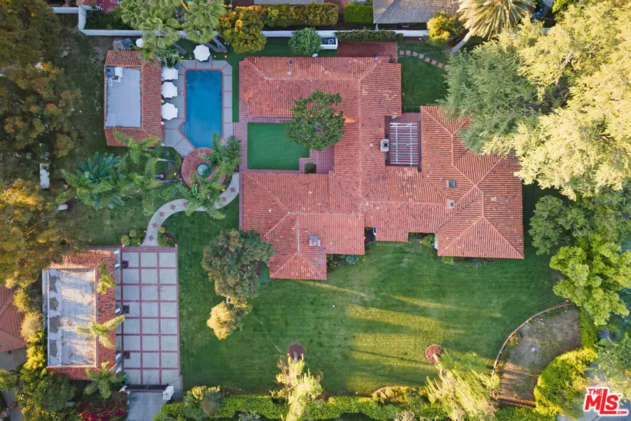 18625 Wells DR, Tarzana, CA 91356