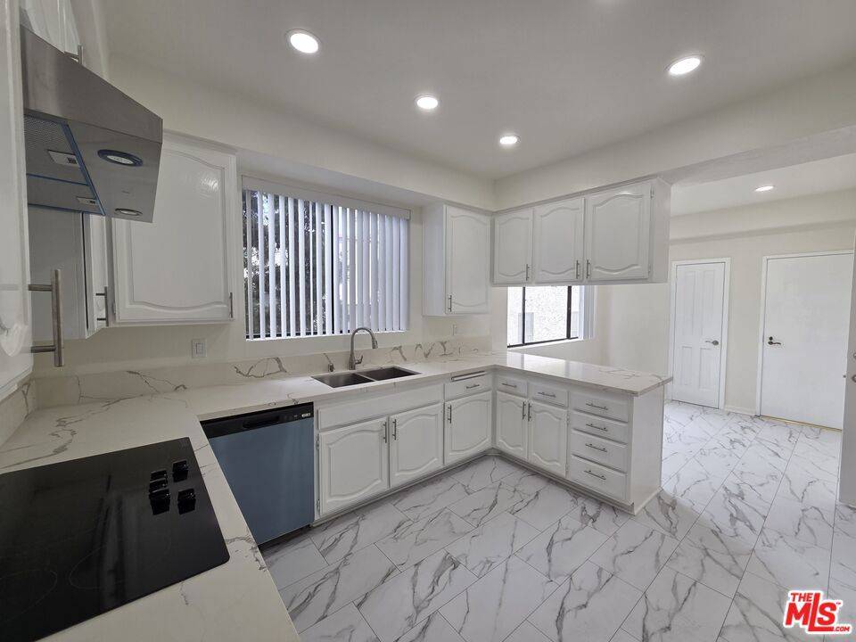 126 N Croft AVE #201, Los Angeles, CA 90048
