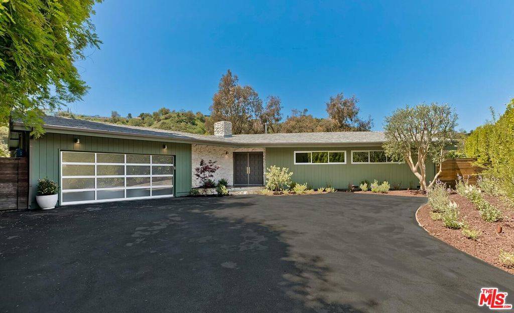 Los Angeles, CA 90046,8516 Allenwood RD